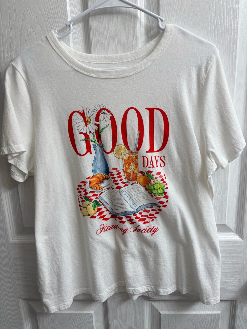 Reading graphic tee